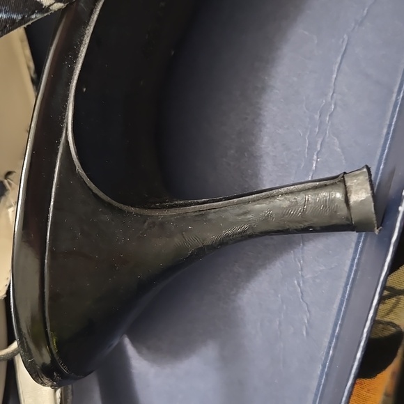 Anne Klein Floral Black and White Heels - Picture 5 of 5